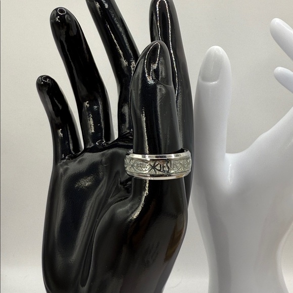 Stainless Steel Jesus Fish Design Religious Ring Silver on Silver Tone Size 8 - Picture 4 of 6